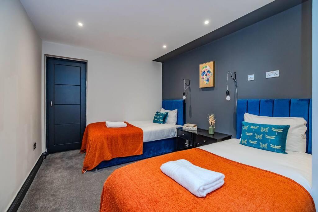 Three Bedroom Flat 2 Bathrooms I Super Locationi Next To *