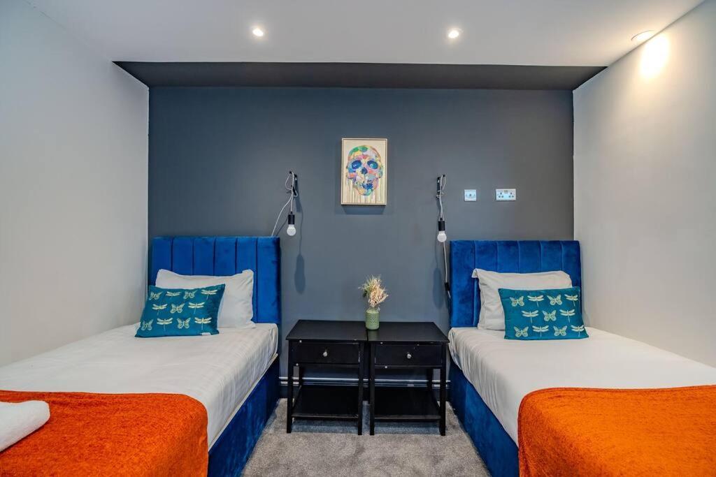Three Bedroom Flat 2 Bathrooms I Super Locationi Next To *