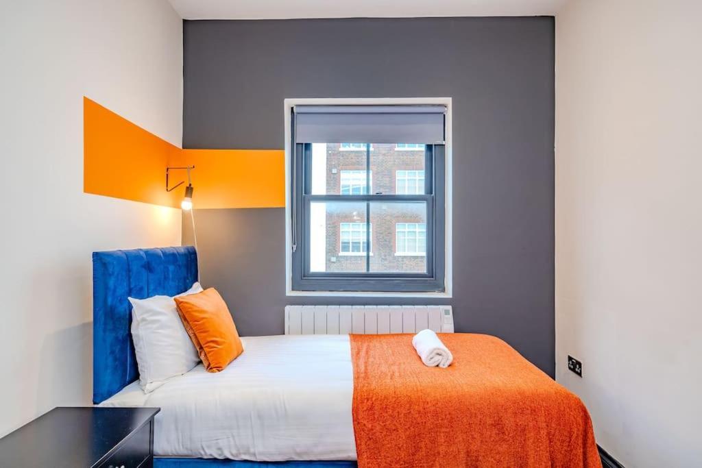 Three Bedroom Flat 2 Bathrooms I Super Locationi Next To Apartment *