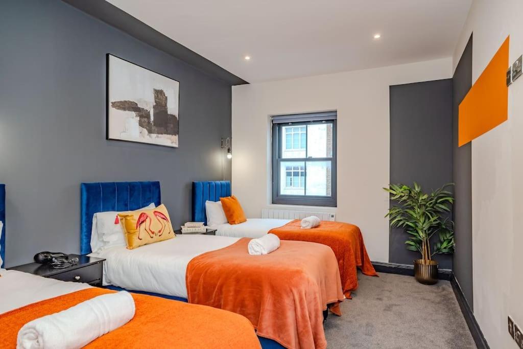 Apartment Three Bedroom Flat 2 Bathrooms I Super Locationi Next To *