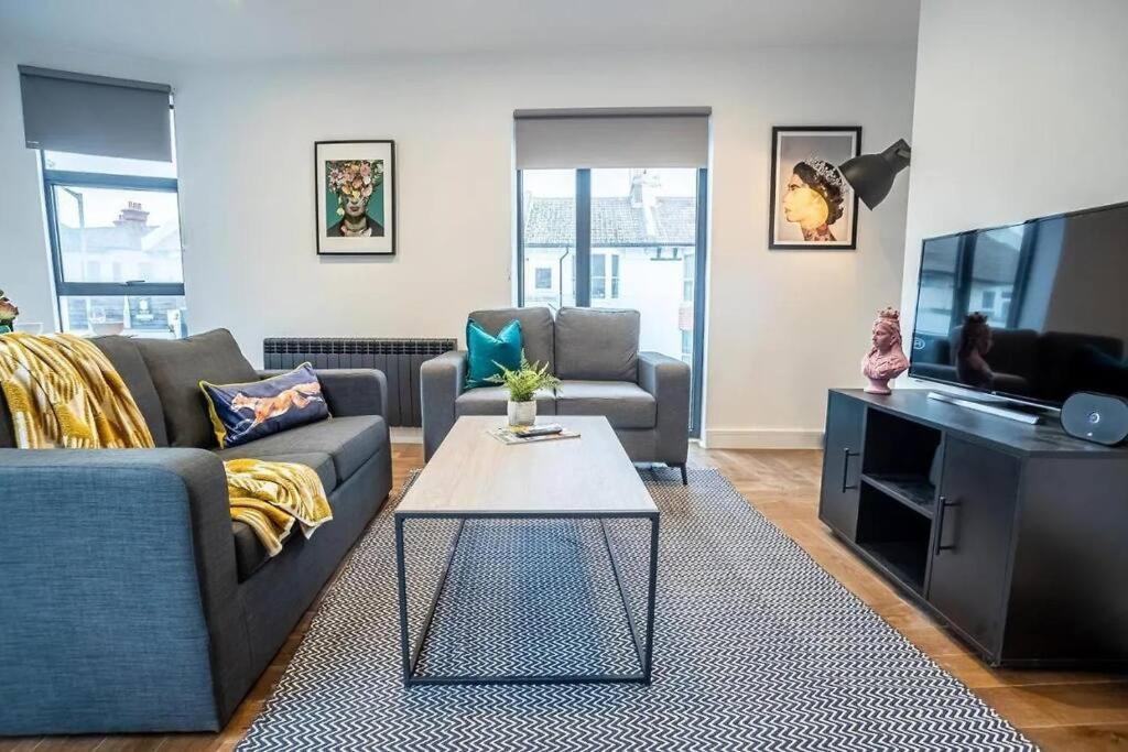 Apartment Charming 2 Bedroom Flat I Next To Station *