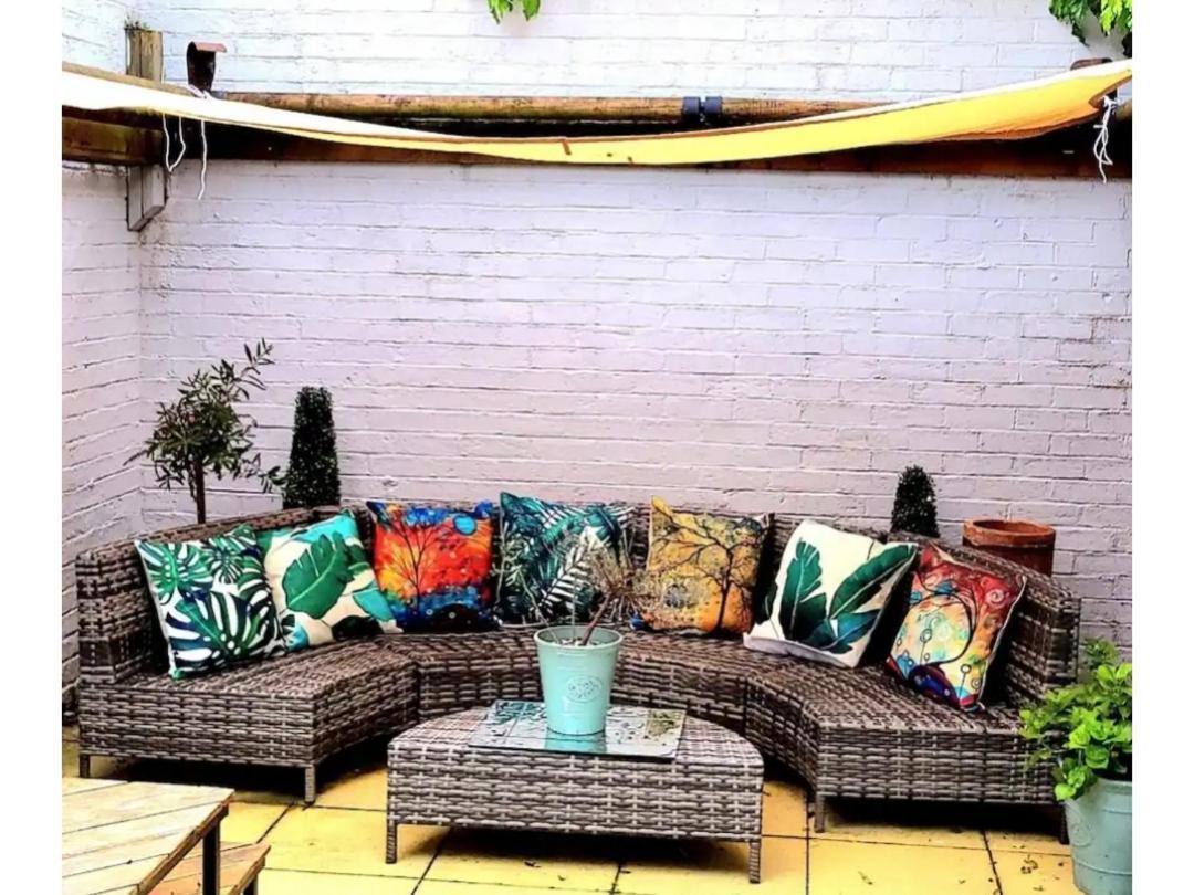 Whole House With A Private Garden And Terrace, Holiday home *