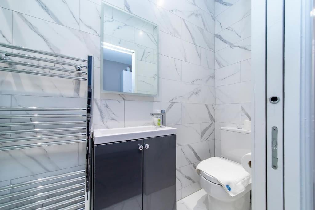 Apartment Flash Sale Kemptown Bn224eat01 *
