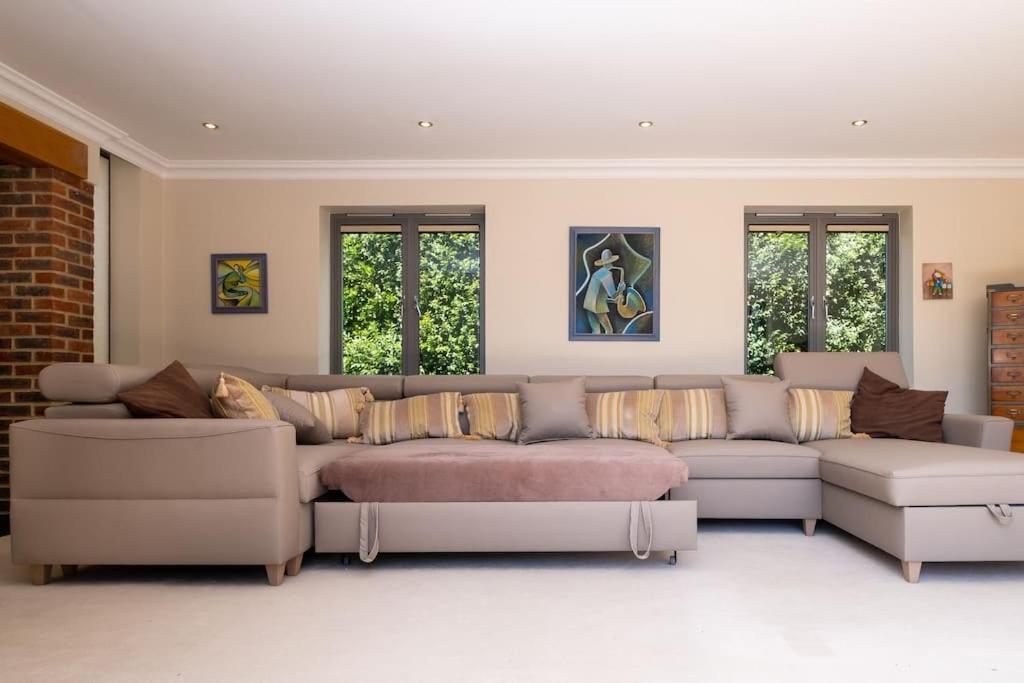 Holiday home Stunning 5-bed 3-bath House Close To The Sea!
