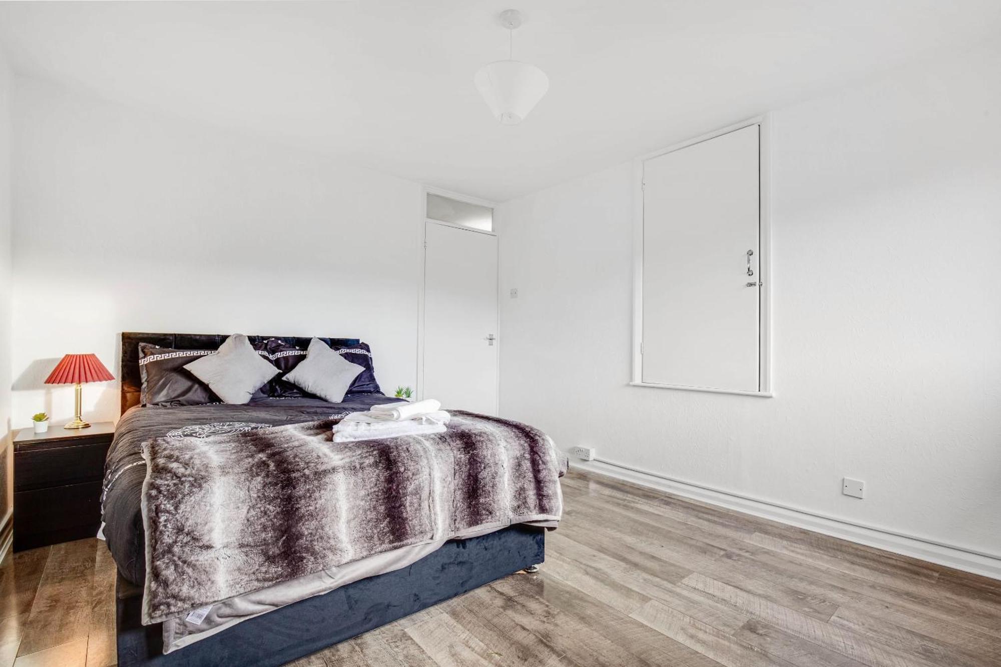 Luxury 3 Bedroom In *