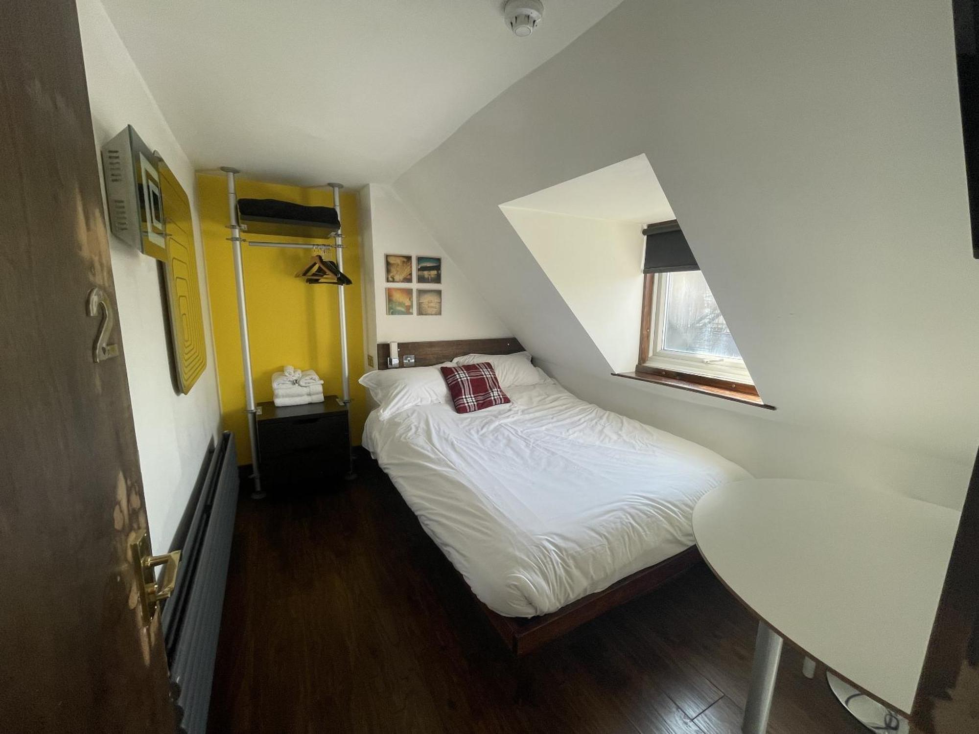 Guest house Guest And The