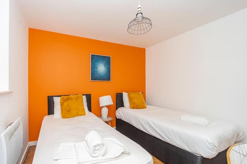 Apartment Flash Sale Train Station 3 Bedroom Flat Bn130sha