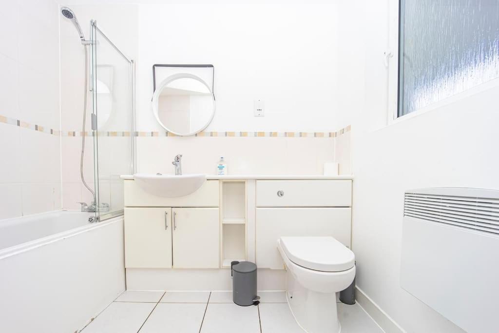 Flash Sale Train Station 3 Bedroom Flat Bn130sha Apartment *
