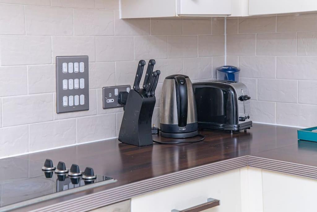 Flash Sale Train Station 3 Bedroom Flat Bn130sha *