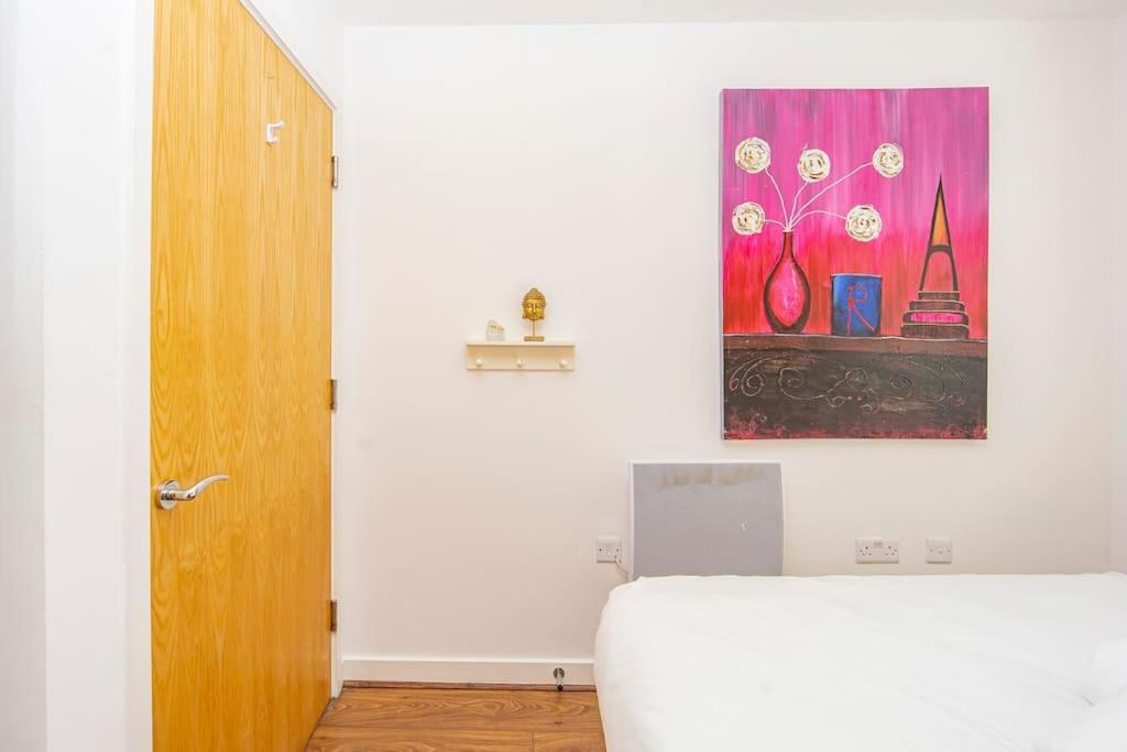 Apartment Flash Sale Train Station 3 Bedroom Flat Bn130sha *