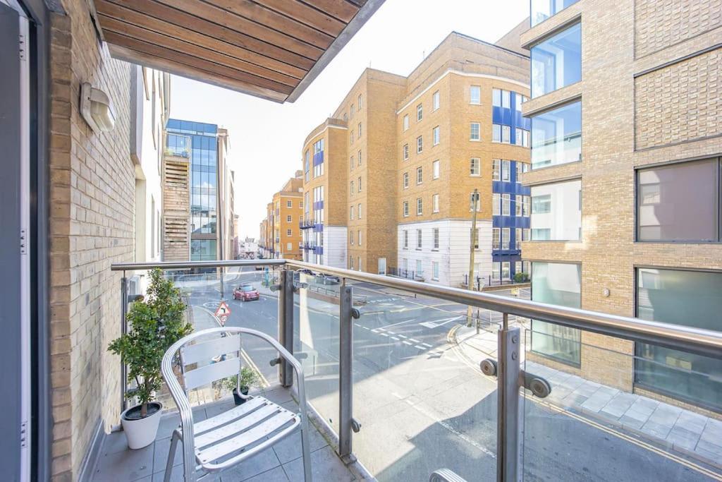 Apartment Flash Sale Train Station 3 Bedroom Flat Bn130sha *