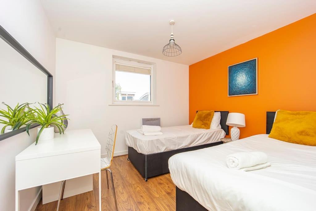 Flash Sale Train Station 3 Bedroom Flat Bn130sha Brighton