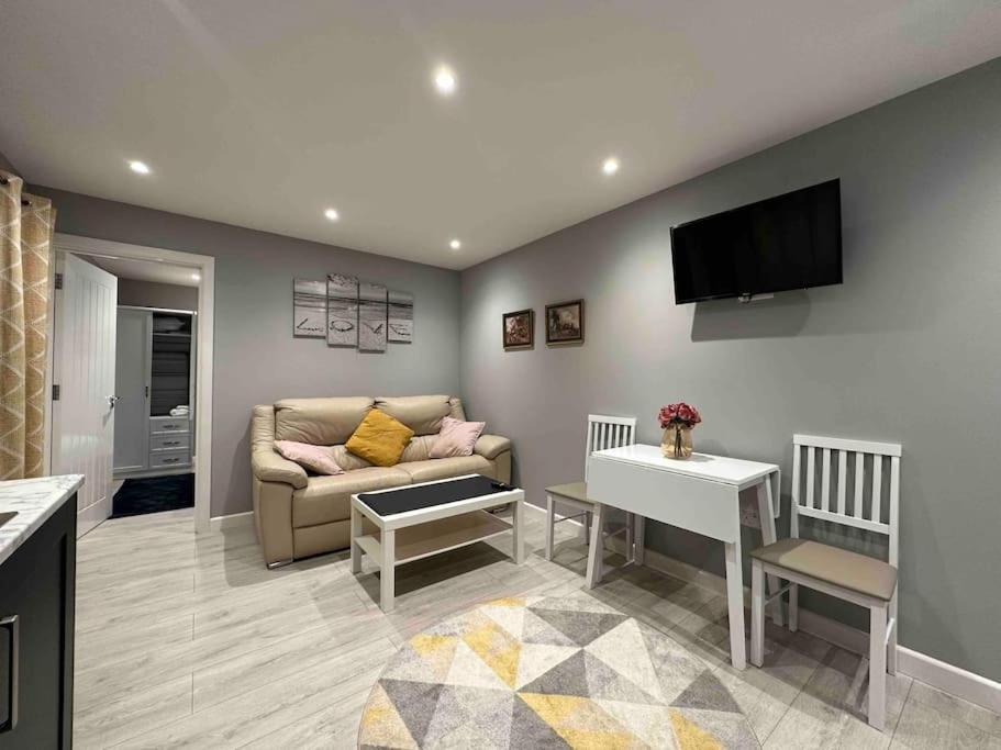 Private Home, Great Location Brighton
