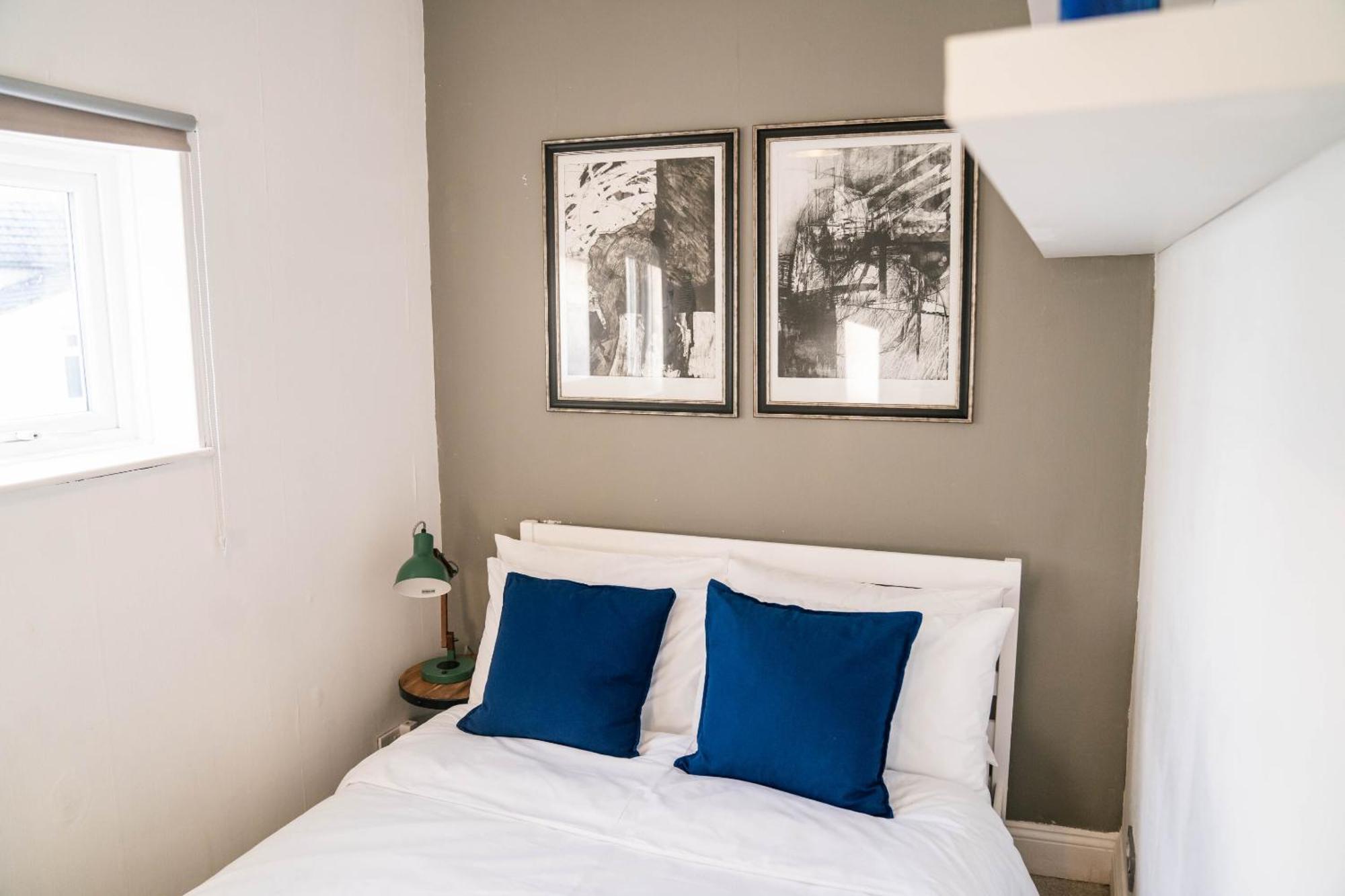 Noble Nooks - Art And Comfort At The Station *