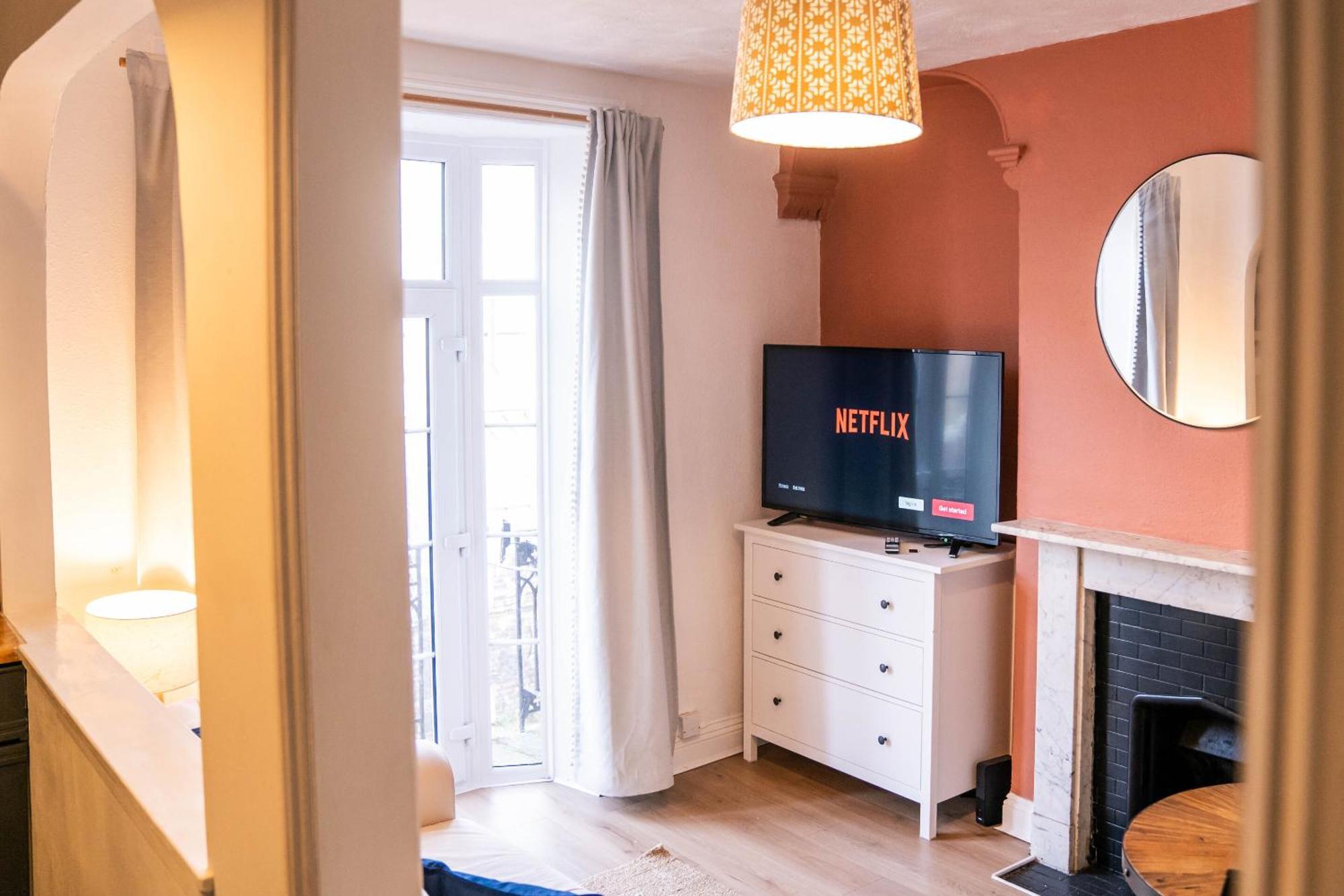 Noble Nooks - Art And Comfort At The Station *