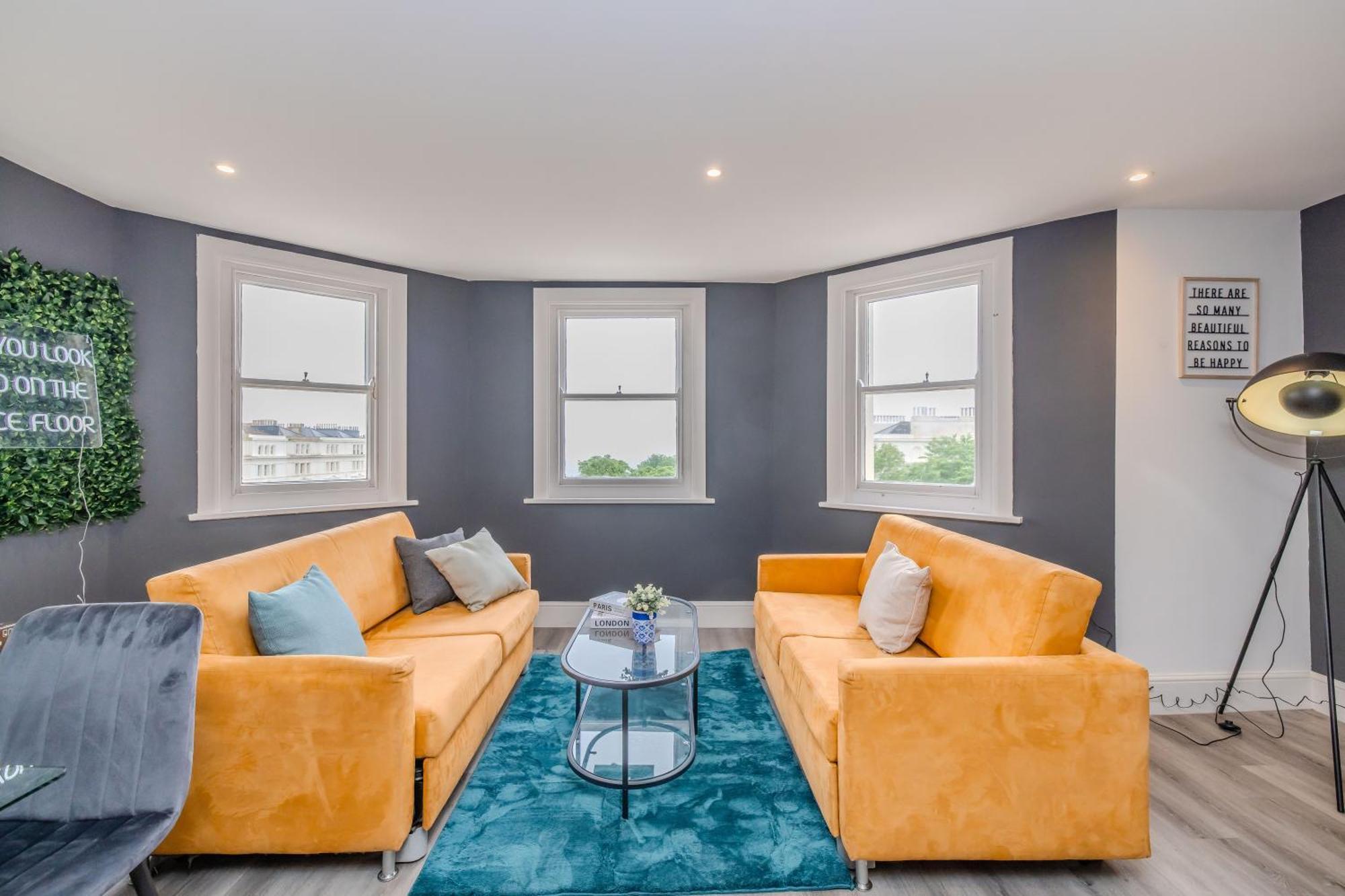 Free Parking Sea View Two Bedroom Apartment Brighton