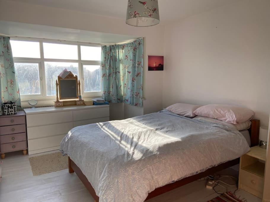 Lovely Bright House Close To *