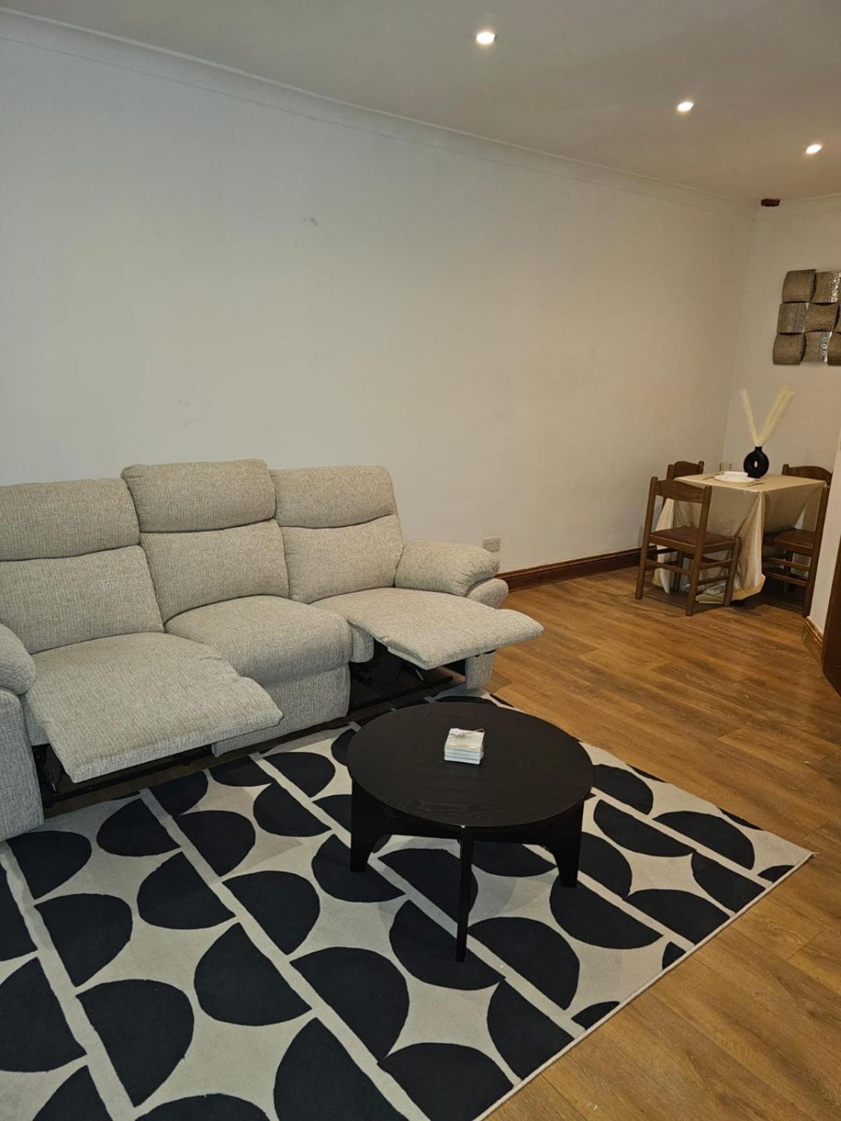 Apartment Primely Located 1-bed In *