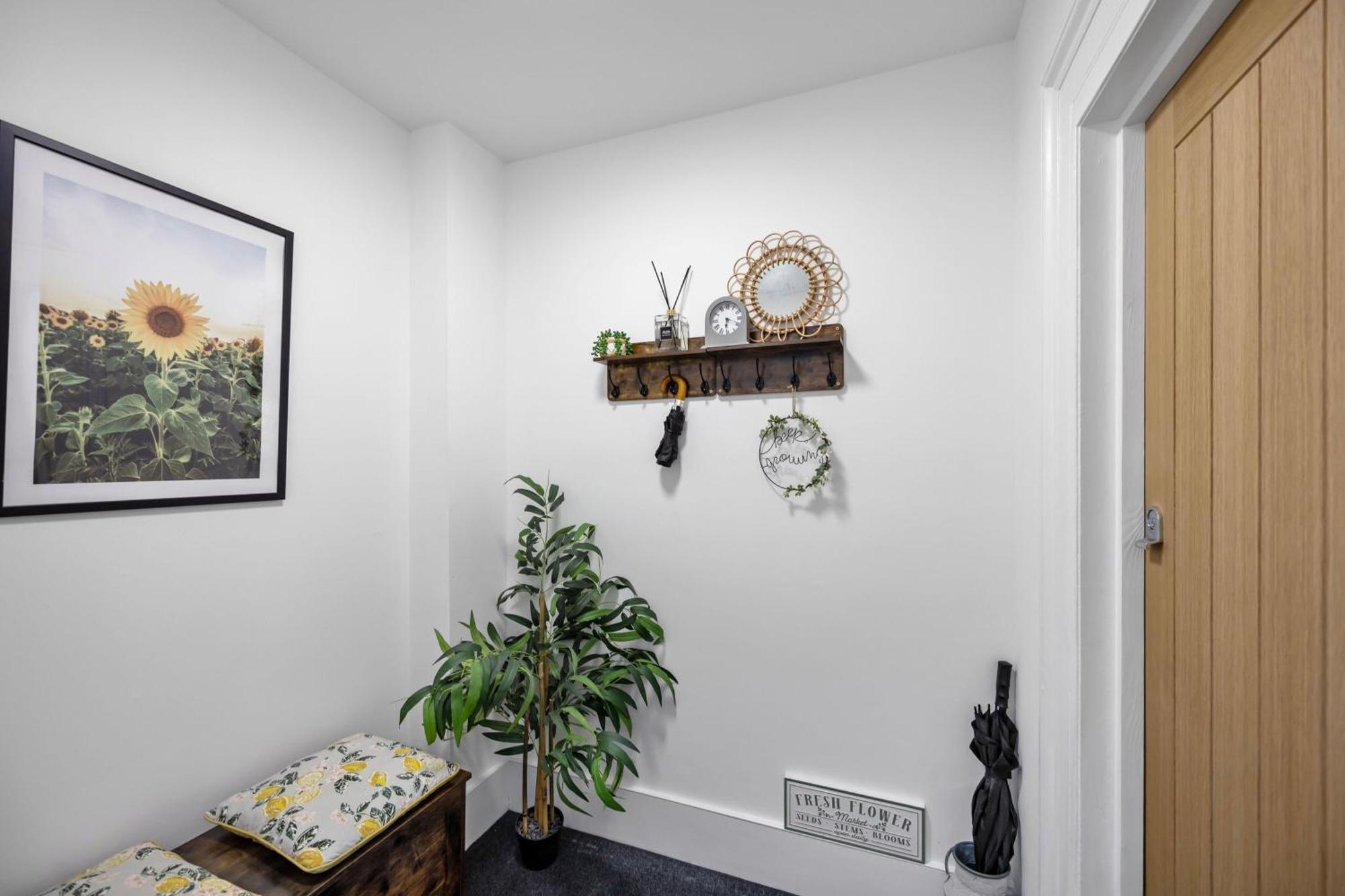 Queens Mile 2 With Free Parking By My Getaways Apartment