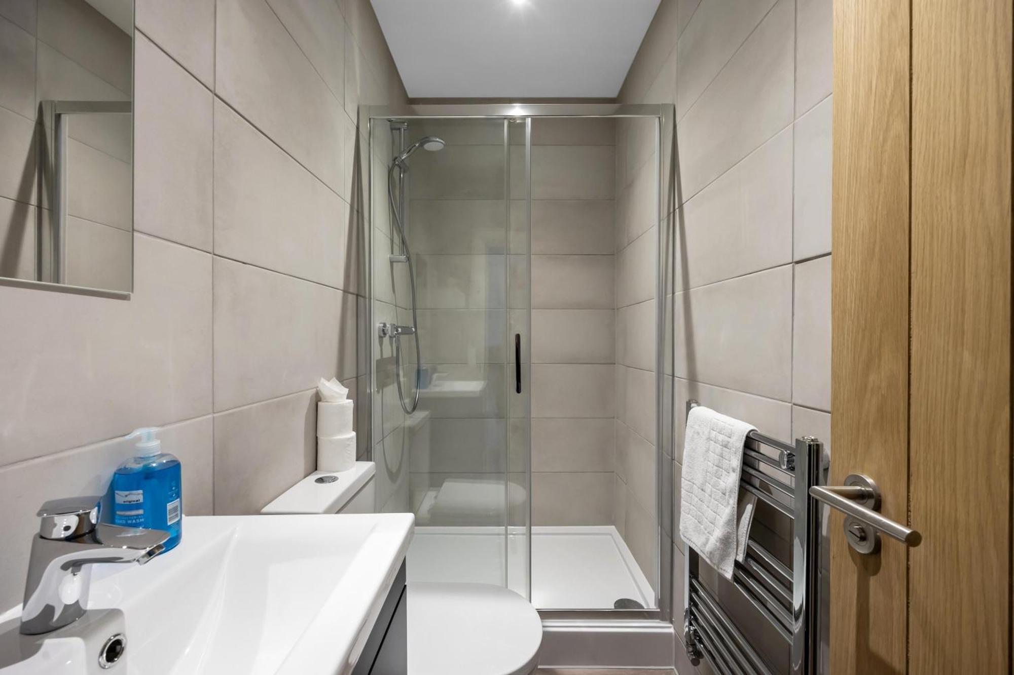 Apartment Queens Mile 1 With Free Parking By My Getaways Brighton