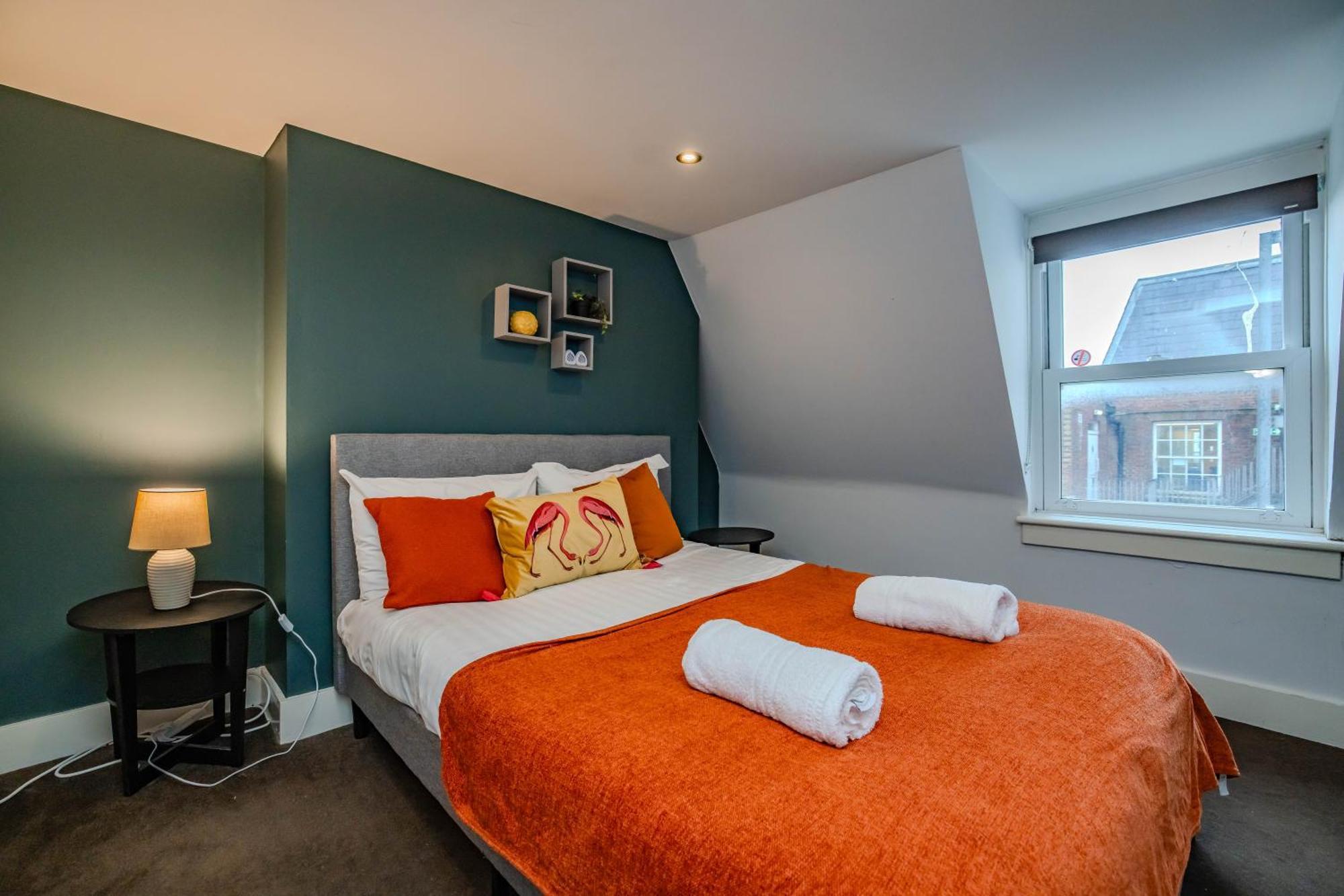 Three Bedroom Flat I Sleep Upto 9 Guests Apartment Brighton