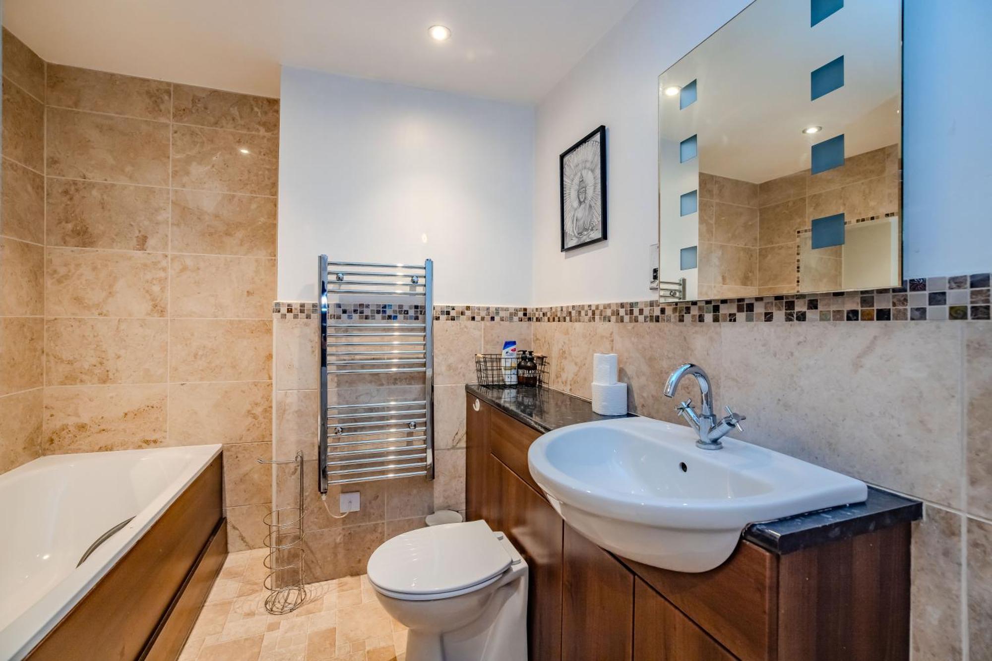 Three Bedroom Flat I Sleep Upto 9 Guests Apartment *