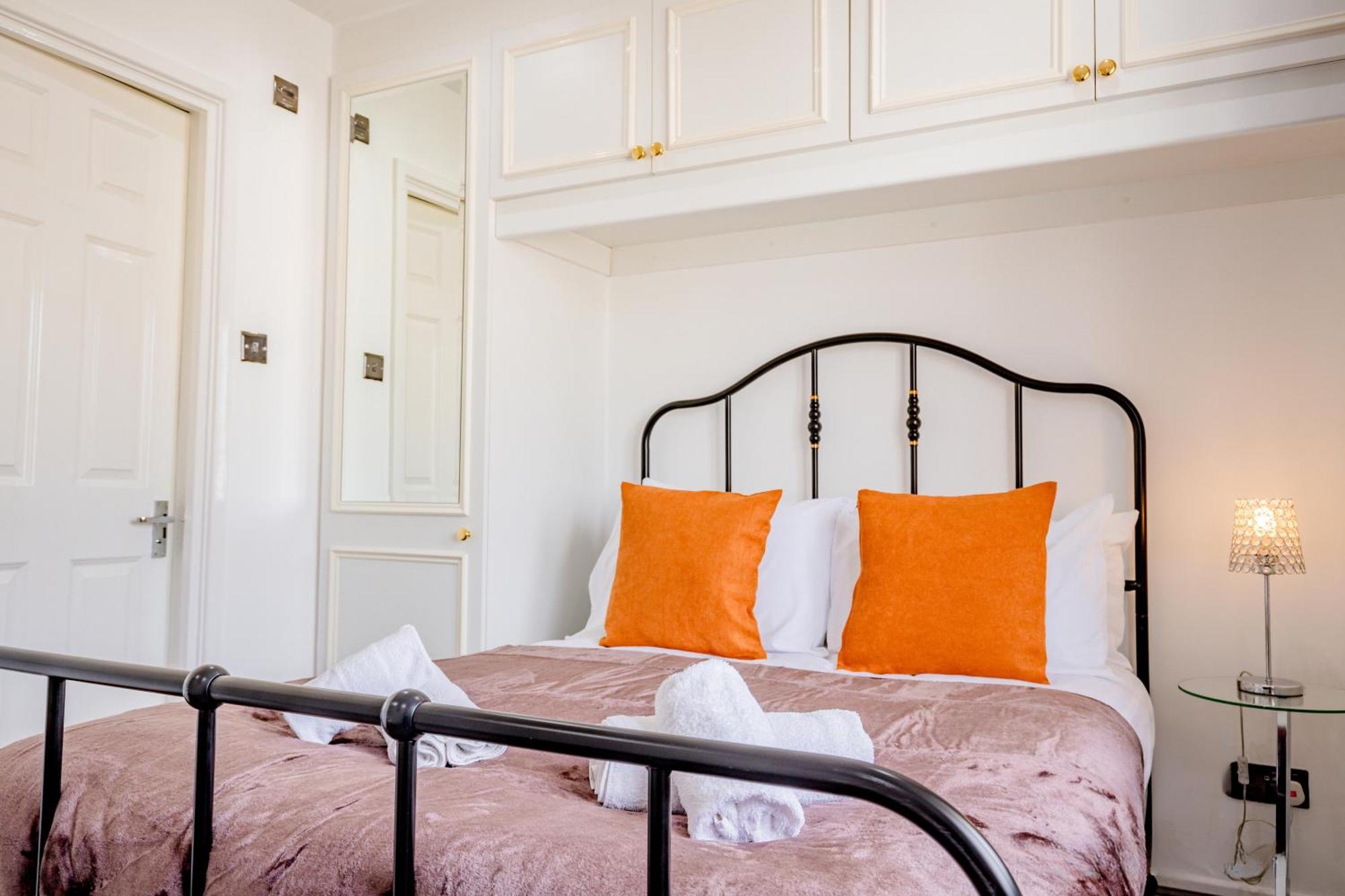 Guest Homes - Araminta Brighton