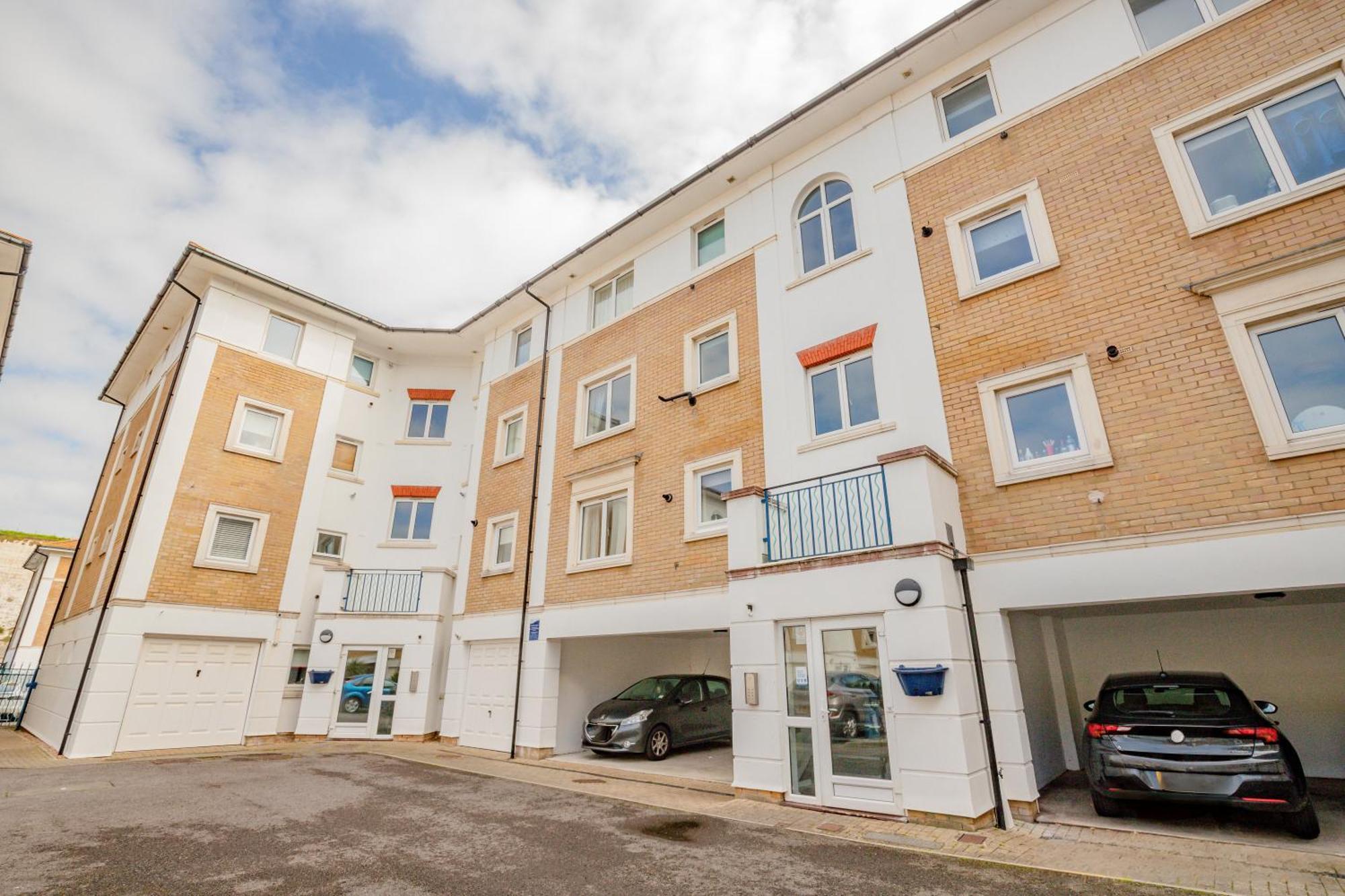 Guest Homes - Araminta Brighton