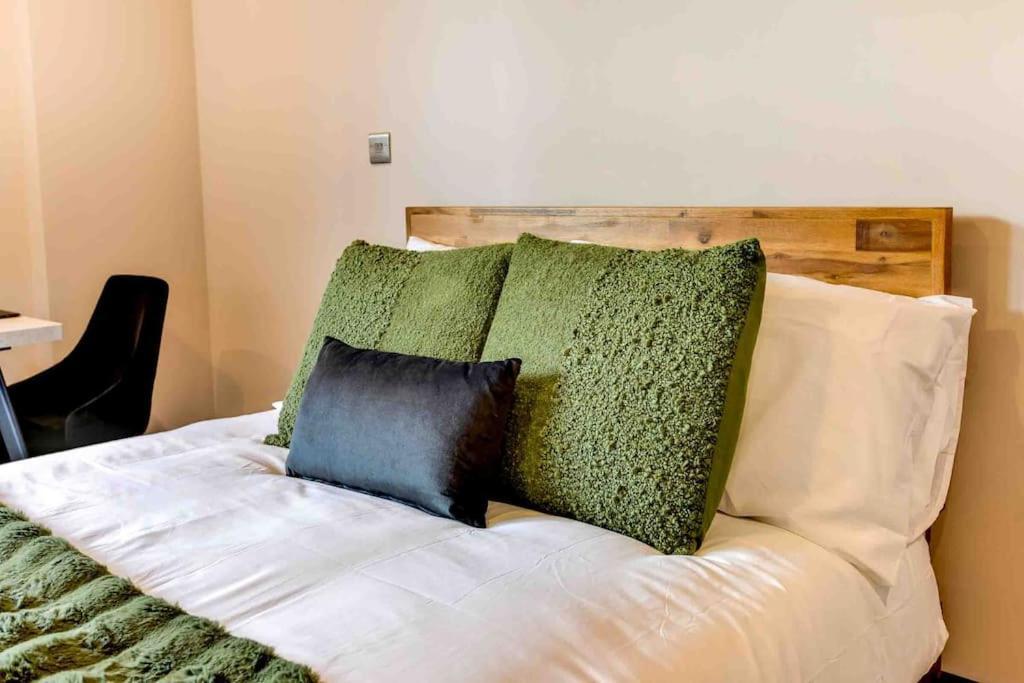 Host & - Rox Studio Apartment *