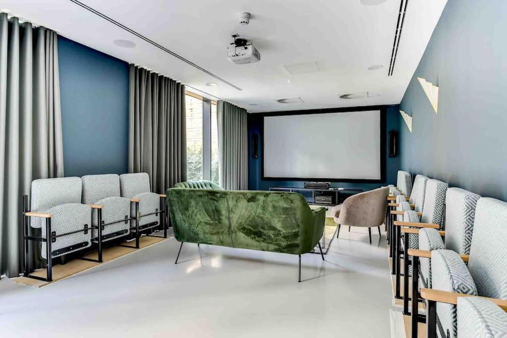 Apartment Host & - Rox Studio *