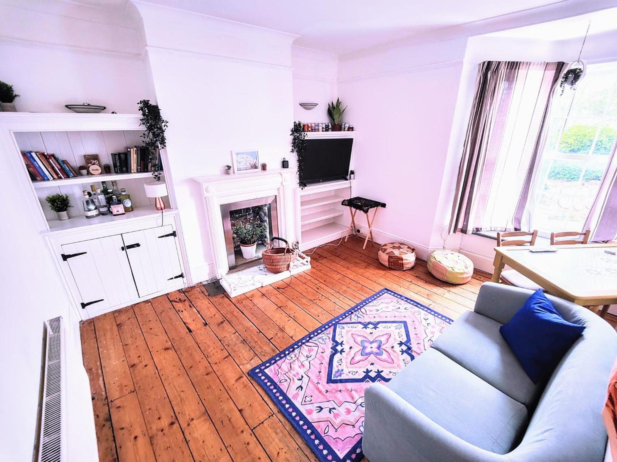Great Entire 2 Bedroom - Apartment