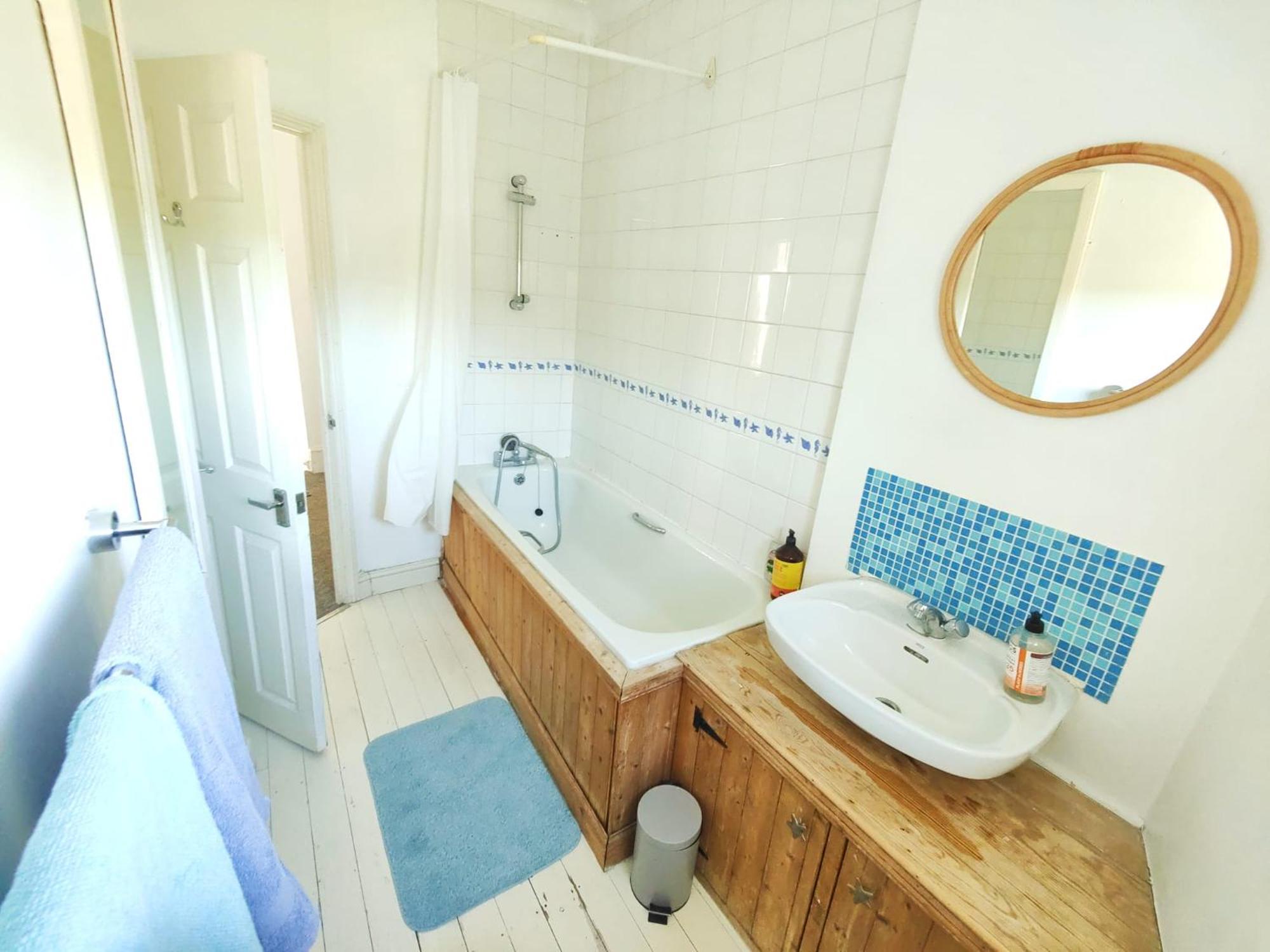 Great Entire 2 Bedroom -