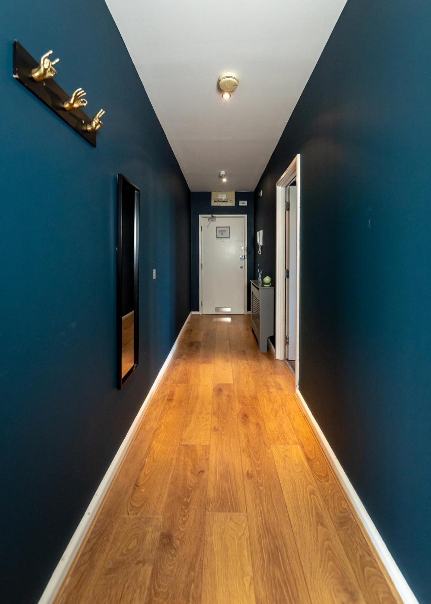 Apartment Executive Apartment, *
