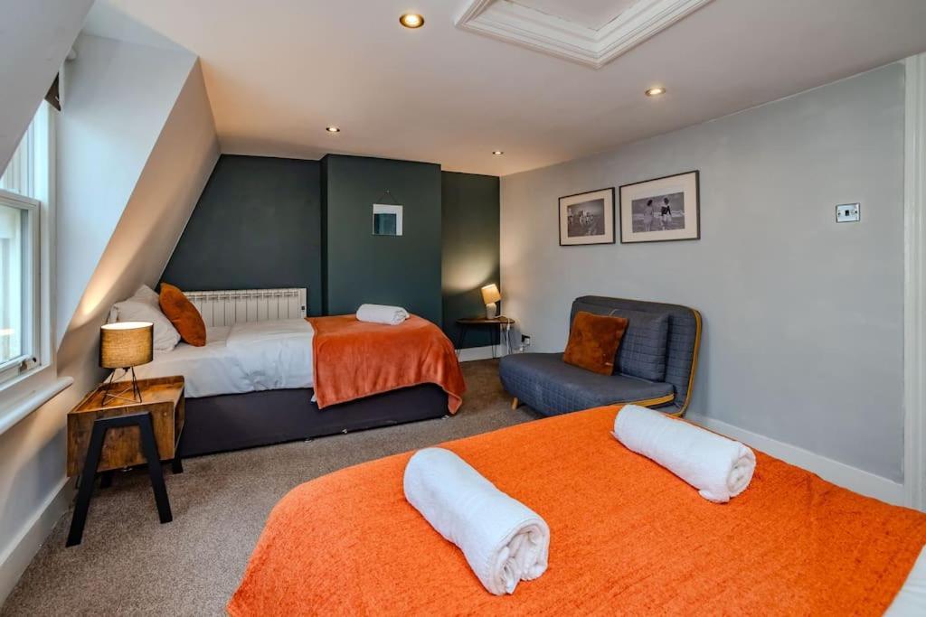 Apartment Super Three Bedroom Flat I Next To I Sleep 9 Guests *