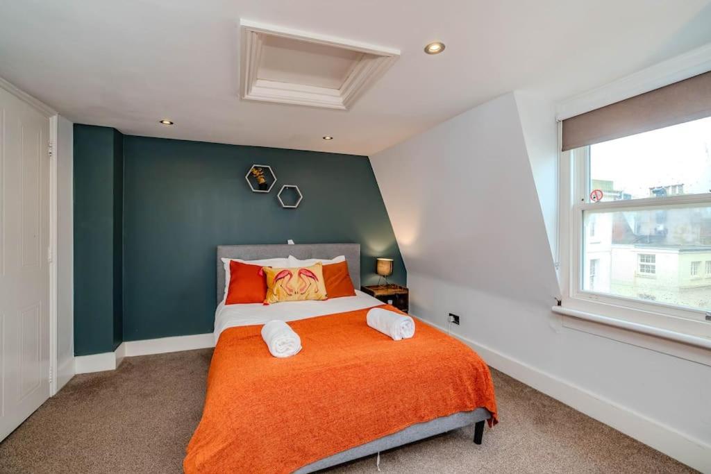 Super Three Bedroom Flat I Next To I Sleep 9 Guests *