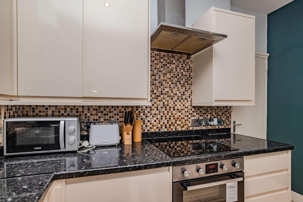 Super Three Bedroom Flat I Next To I Sleep 9 Guests * Brighton