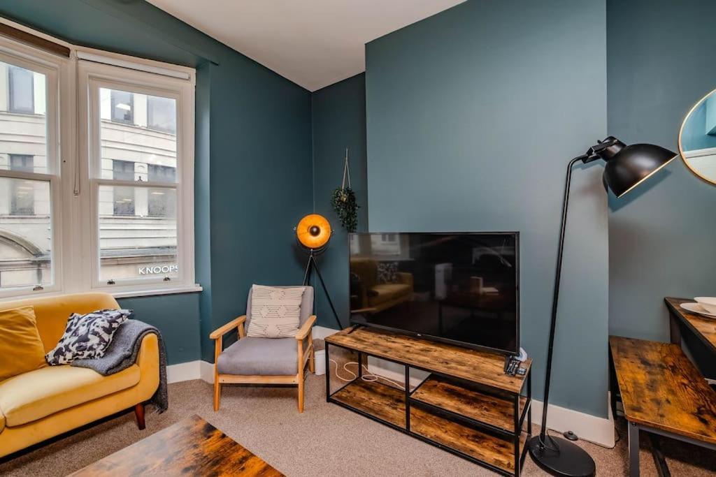 Apartment Super Three Bedroom Flat I Next To I Sleep 9 Guests Brighton