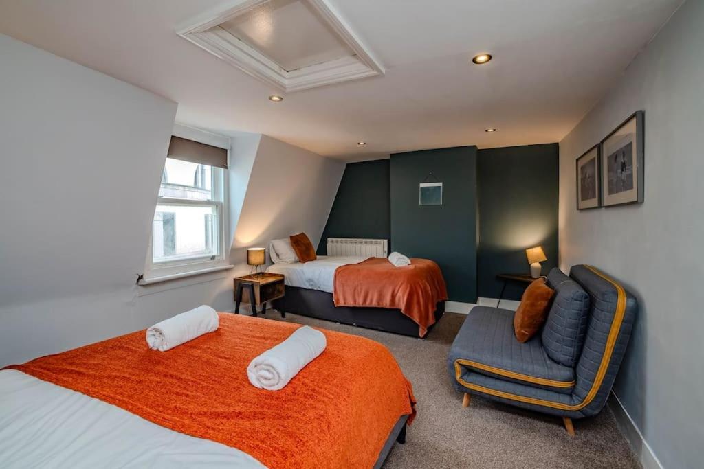 Super Three Bedroom Flat I Next To I Sleep 9 Guests *
