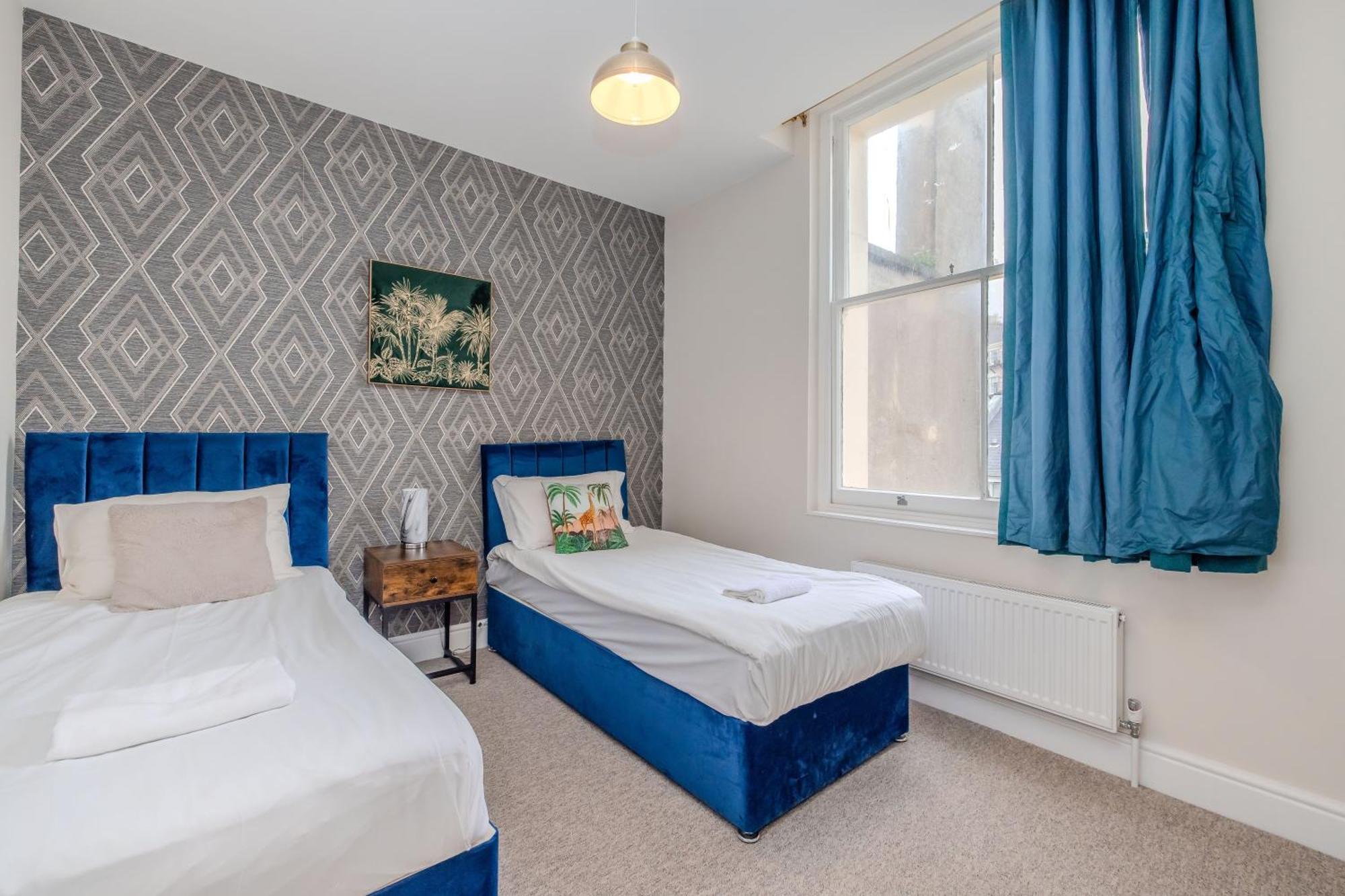 Flash Sale 3 Bedroom Flat Bn310fir04 Apartment Brighton