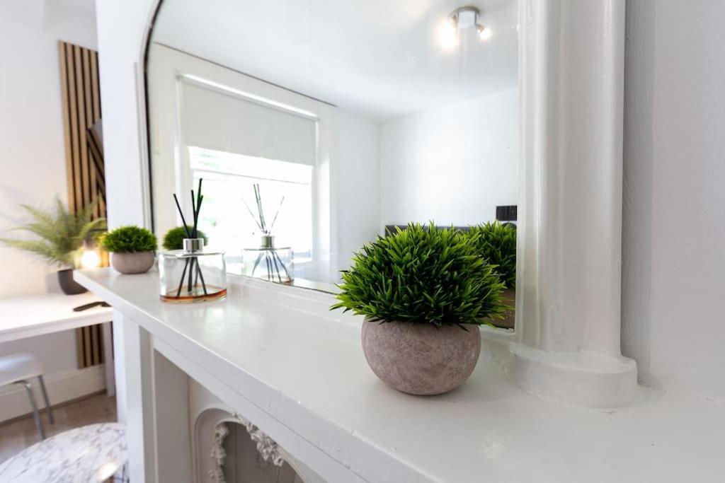 Perfectly Cosy Brunswick By The Sea * Brighton