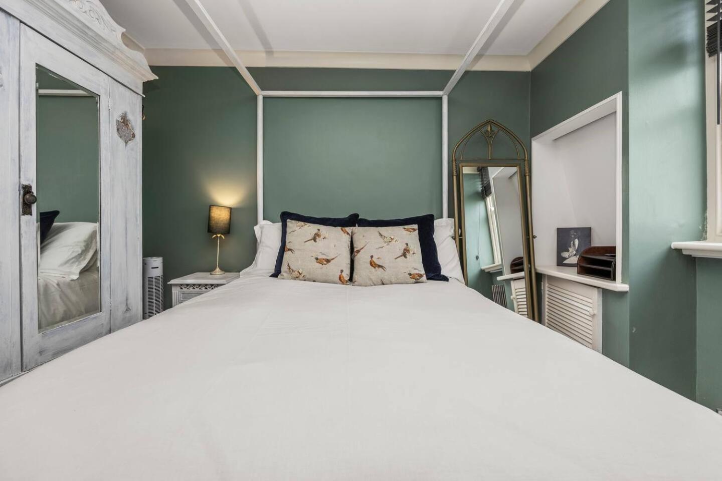 Pass The Keys Chic Beachfront Retreat With Sea Views In * Brighton