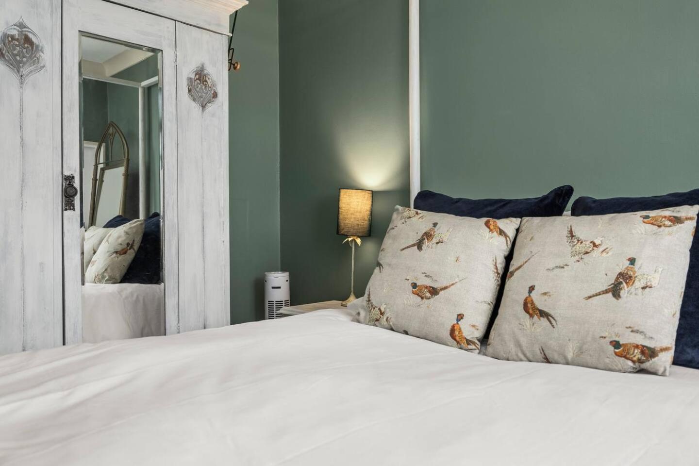 Apartment Pass The Keys Chic Beachfront Retreat With Sea Views In Brighton