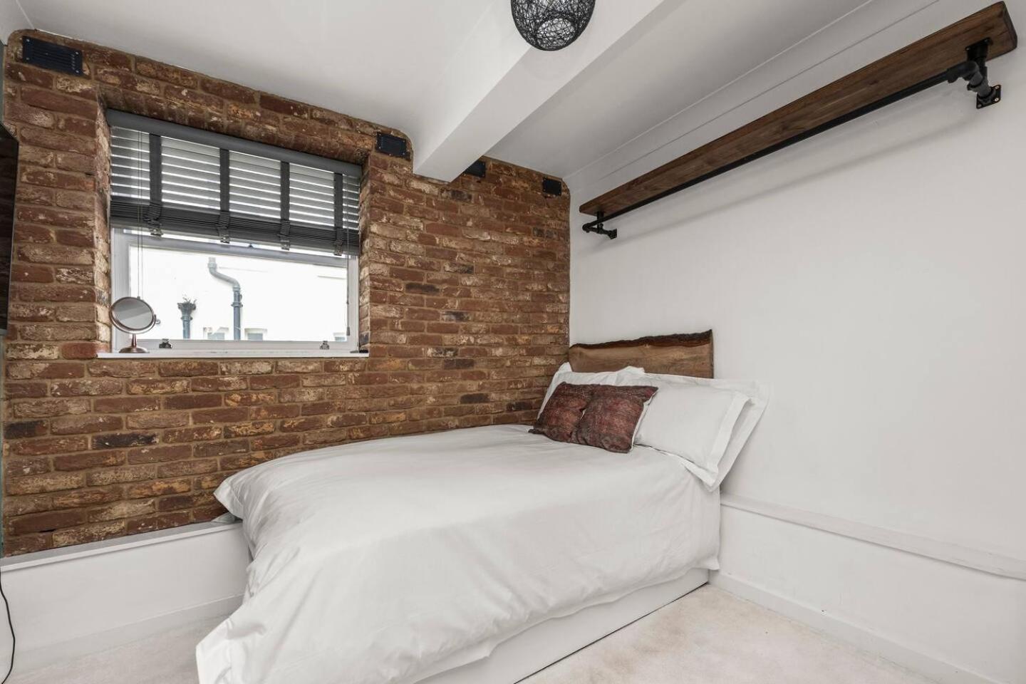 Pass The Keys Chic Beachfront Retreat With Sea Views In Apartment
