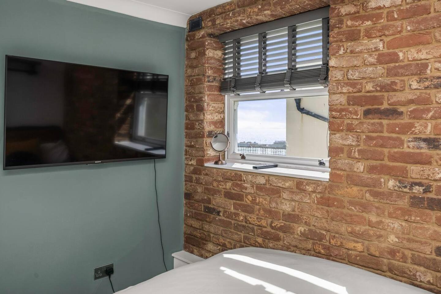 Apartment Pass The Keys Chic Beachfront Retreat With Sea Views In Brighton