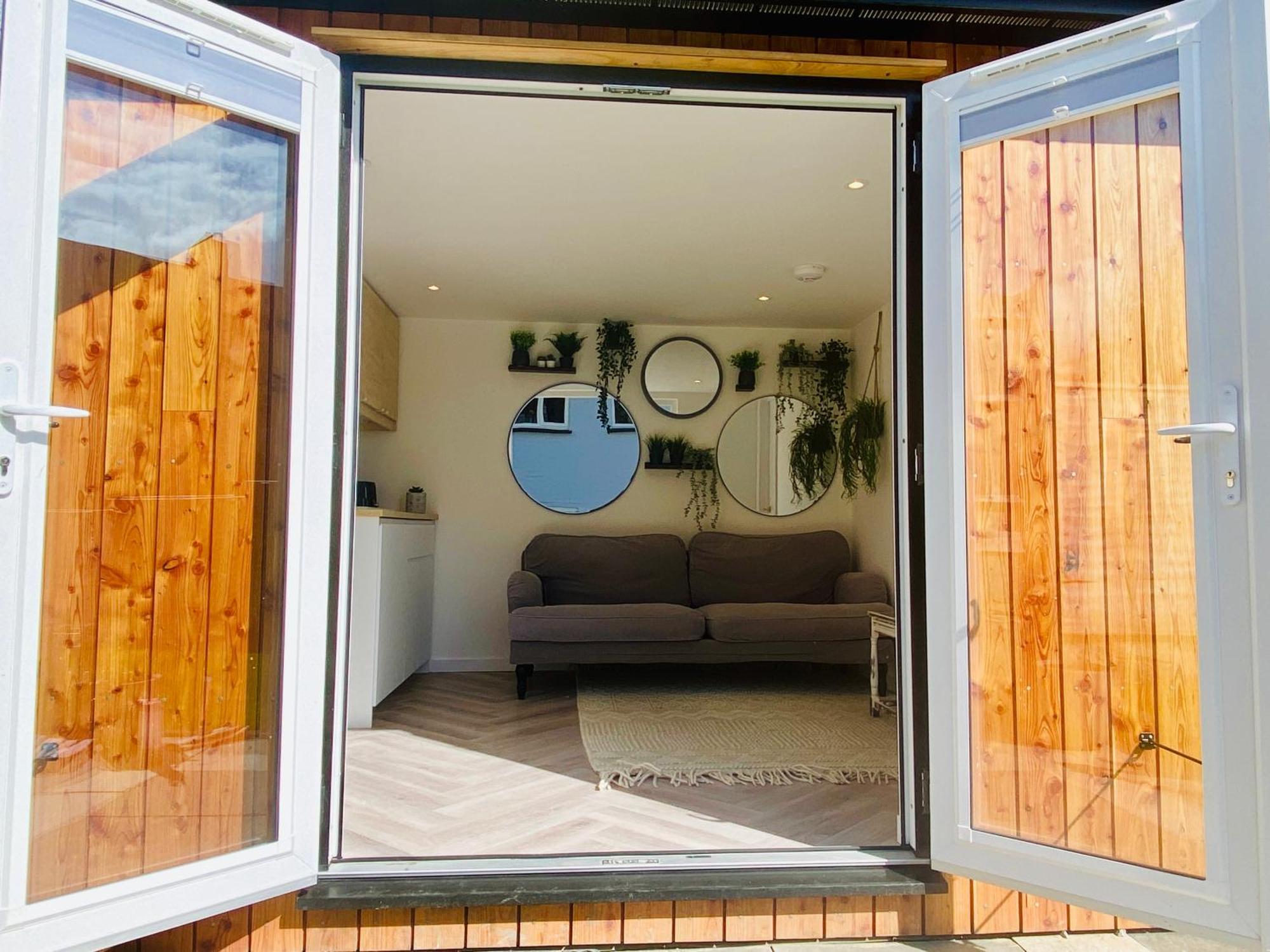Garden With Kitchenette Brighton