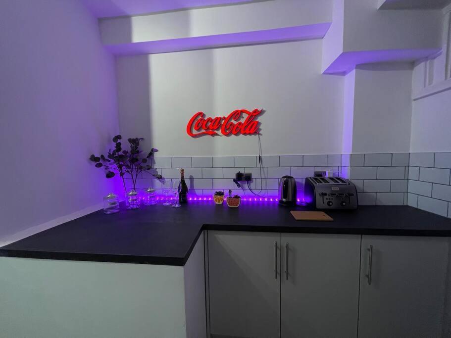 By The Flat Accommodating 5 Guests * Brighton