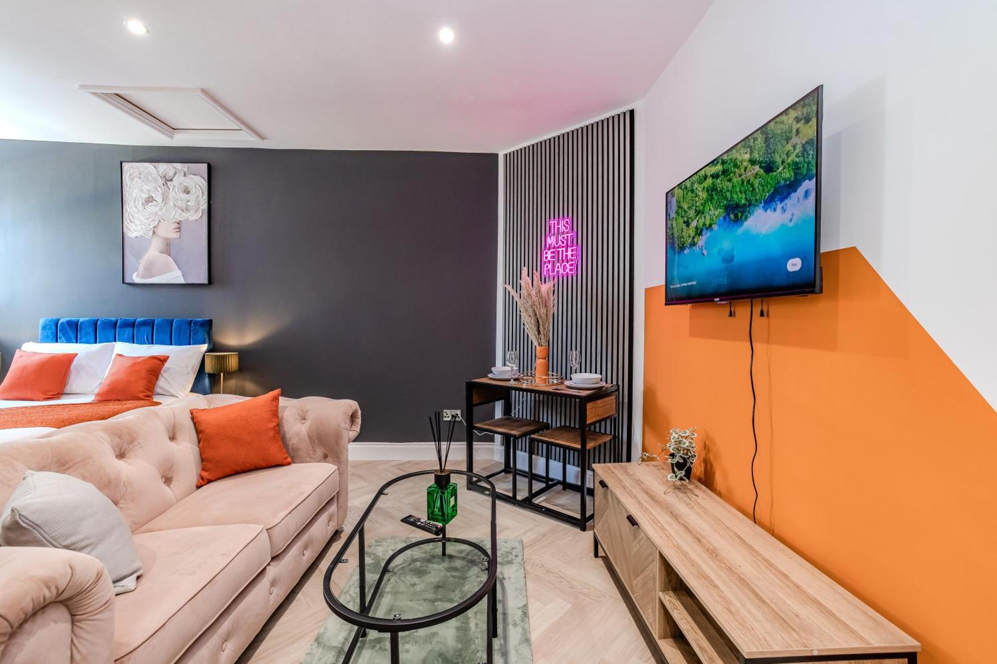 Apartment Super Next To Shopping Center &