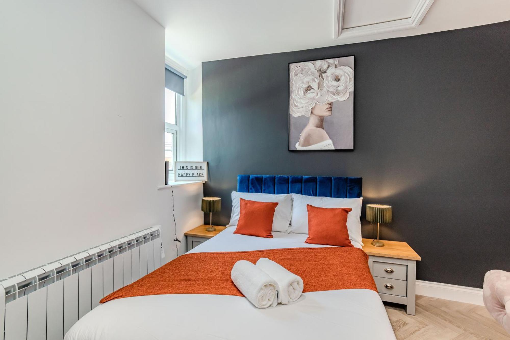Super Next To Shopping Center & Apartment Brighton