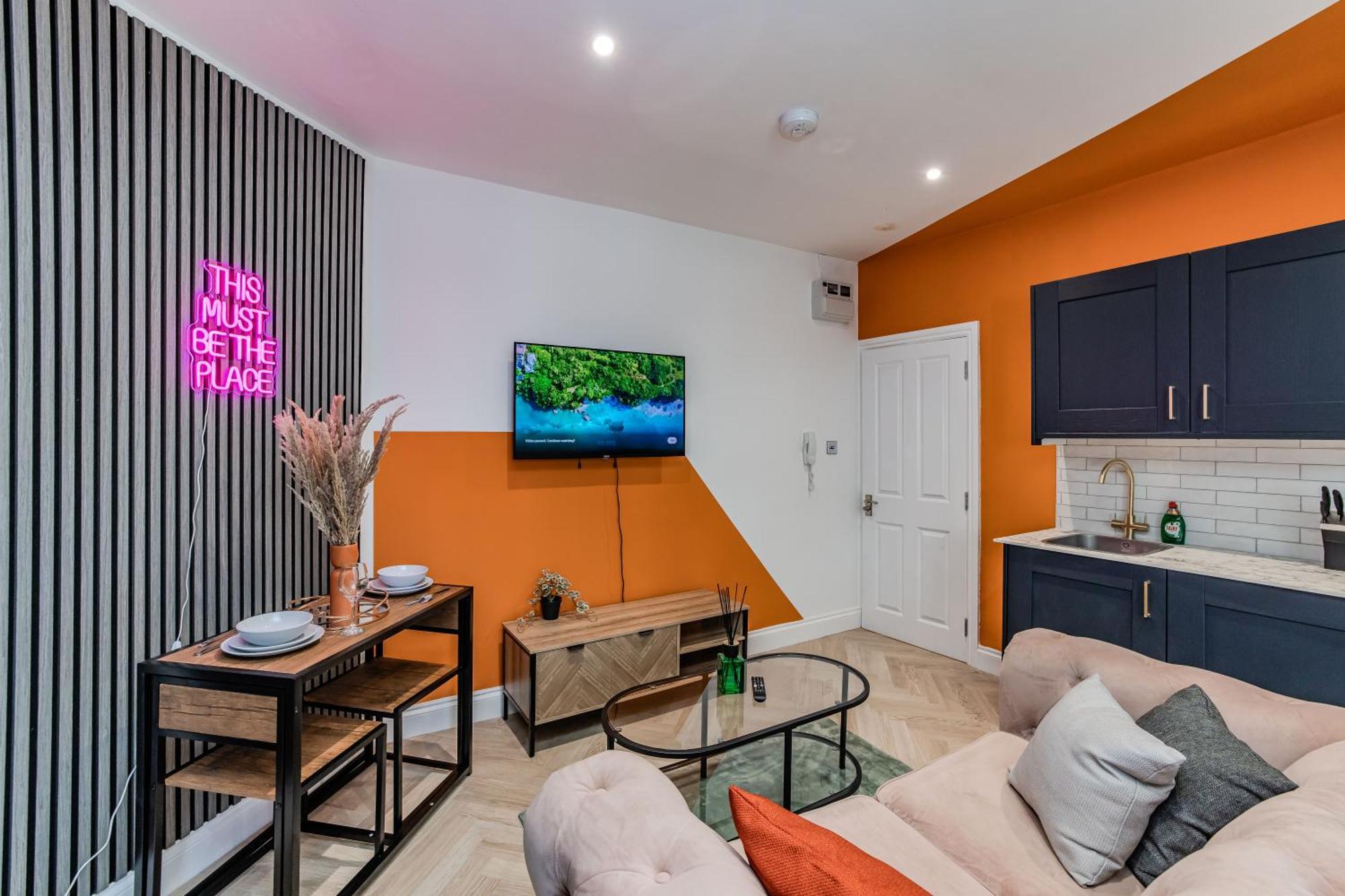 Super Next To Shopping Center & Apartment Brighton