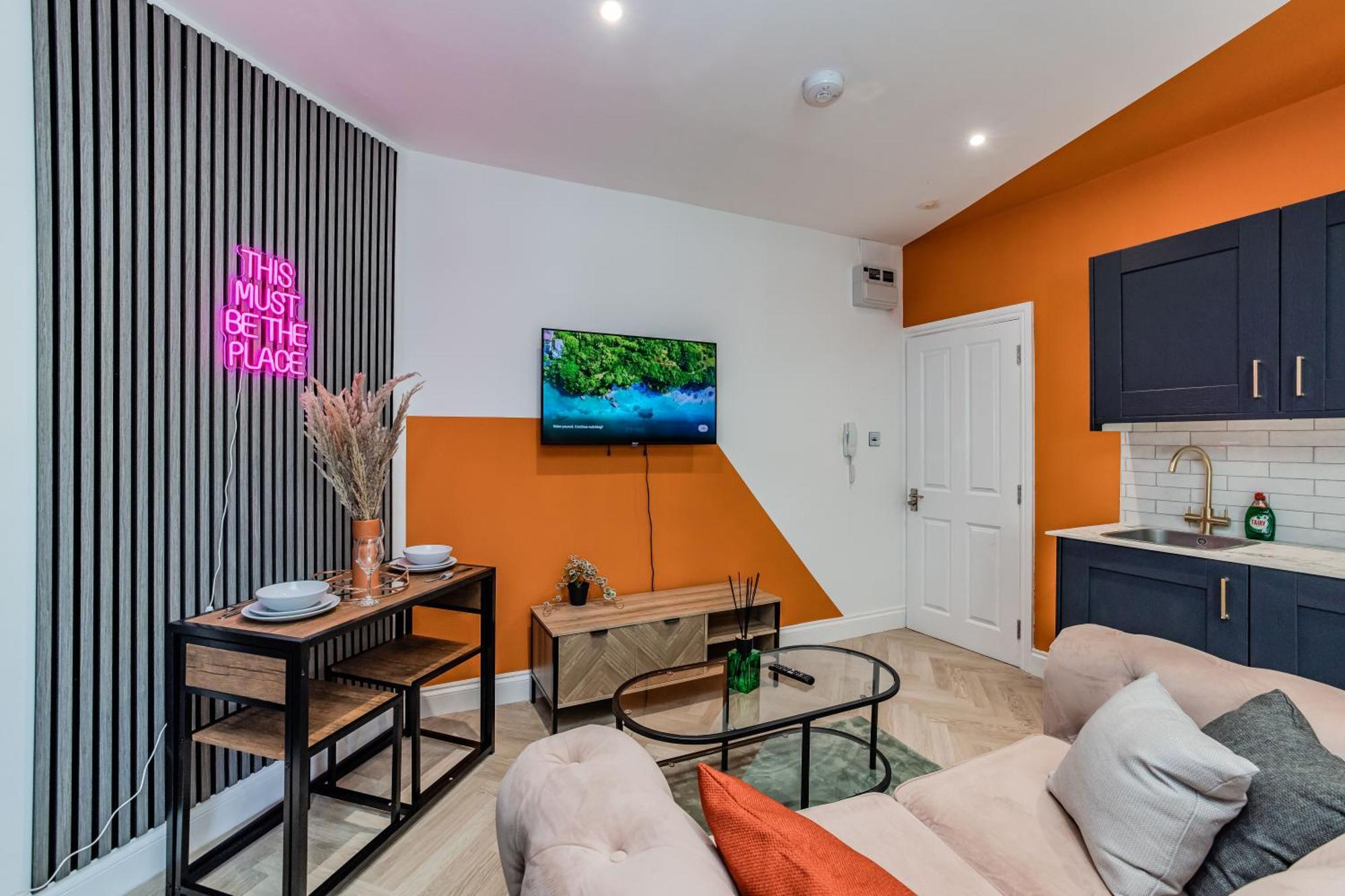 Apartment Super Next To Shopping Center &